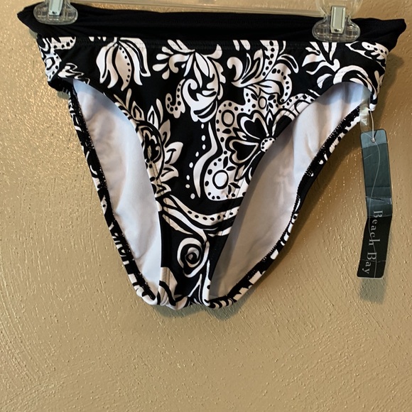 Beach Bay size 8 black white floral swimsuit bikini - Picture 2 of 4